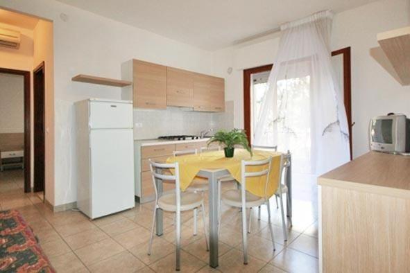 Ba- Tintoretto Apartments - Lignano Sabbiadoro Zewnętrze zdjęcie